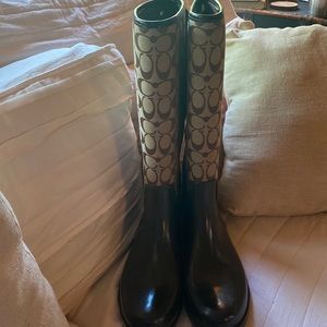 Coach Tristee Outline Signature Rain Boots Khaki/Chestnut